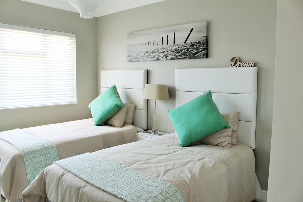 Blouberg Beachfront Apartment Bloubergstrand Habitación foto